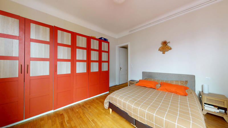 Appartement - 218 m² - 9 pièces