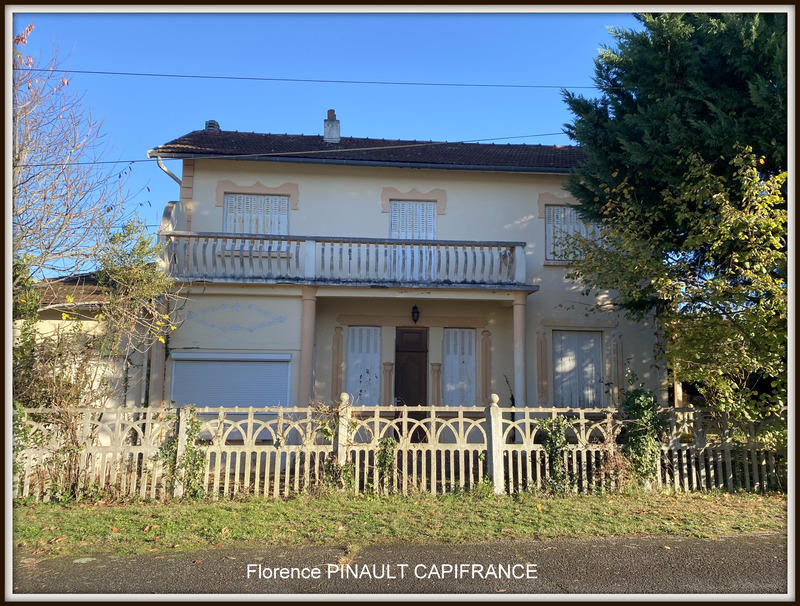 Maison - 218 m² - 10 pièces