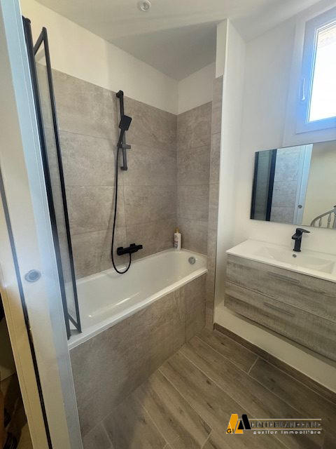 Appartement - 102 m² - 5 pièces