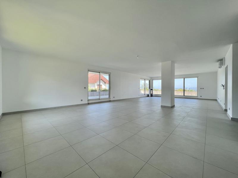 Appartement - 224 m² - 5 pièces