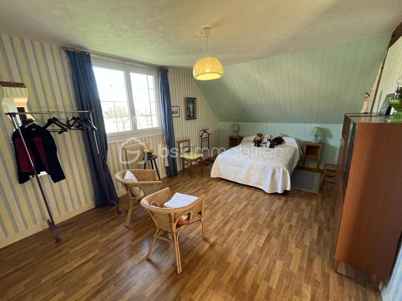 Maison - 180 m² - 11 pièces