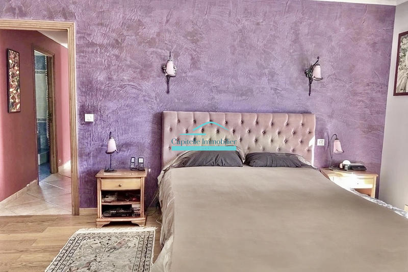 Villa - 280 m² - 9 pièces