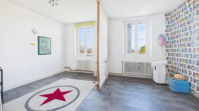 Maison - 320 m² - 11 pièces