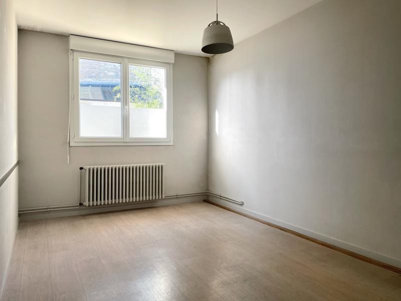 Maison - 303 m² - 12 pièces