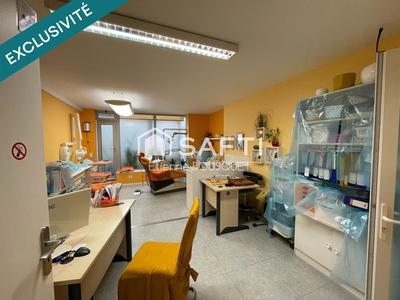 Local commercial - 97 m² - 4 pièces