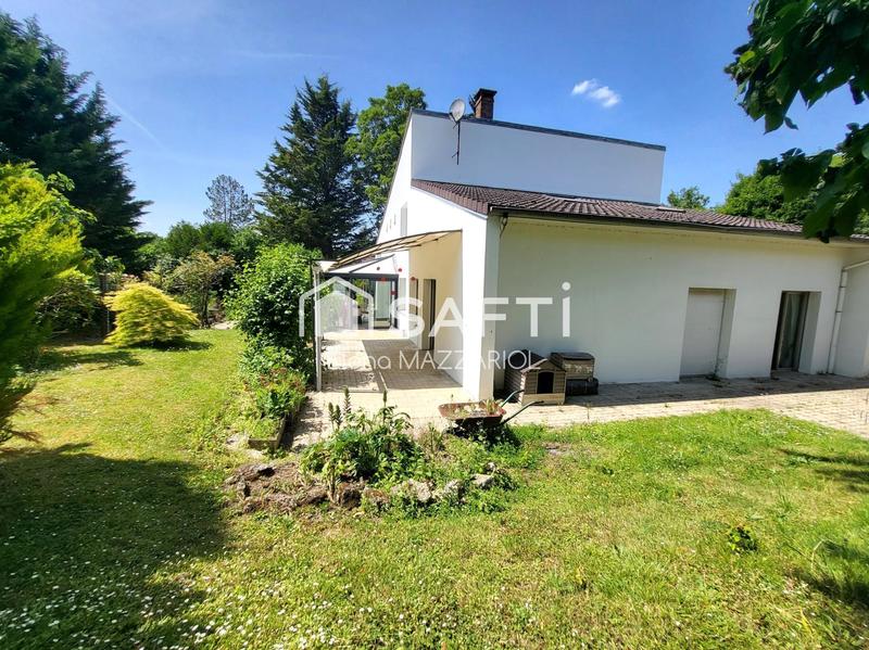 Maison - 181 m² - 6 pièces