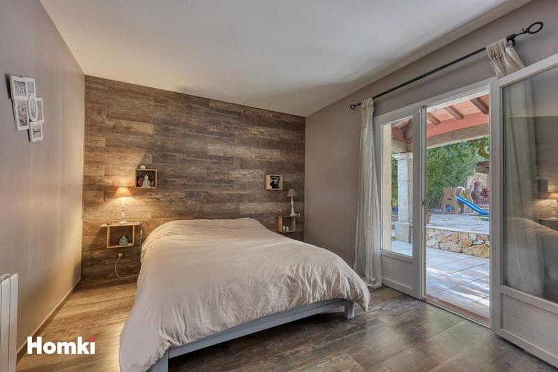 Villa - 209 m² - 6 pièces