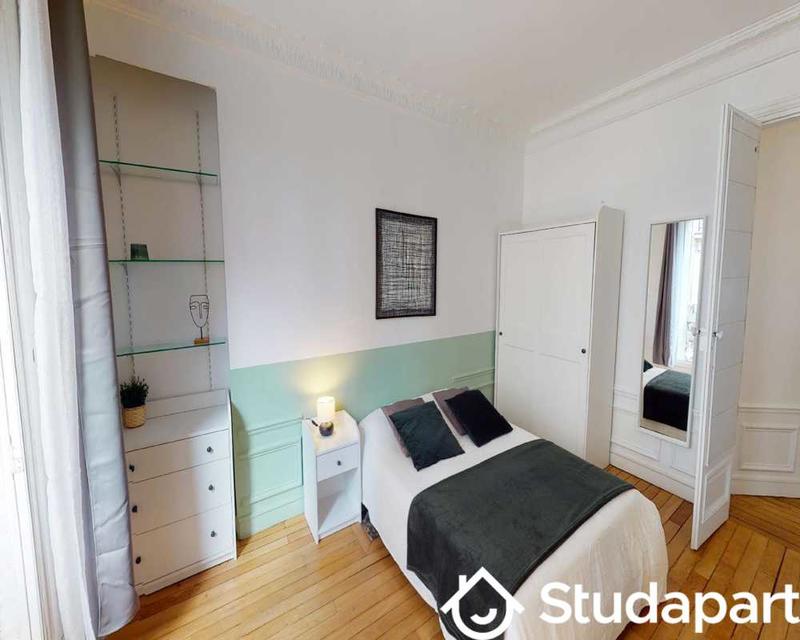 Chambre - 80 m² - 1 pièce