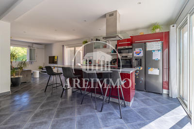 Maison - 117 m² - 6 pièces