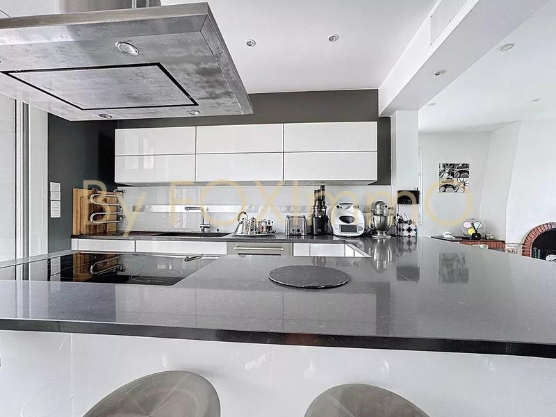 Appartement - 157 m² - 5 pièces