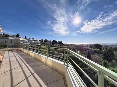 Appartement - 82 m² - 3 pièces