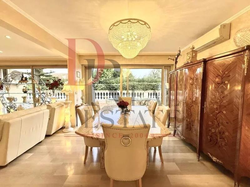 Appartement - 158 m² - 5 pièces