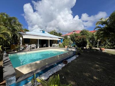 Maison - 95 m² - 5 pièces