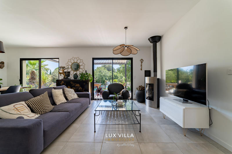 Villa - 290 m² - 12 pièces