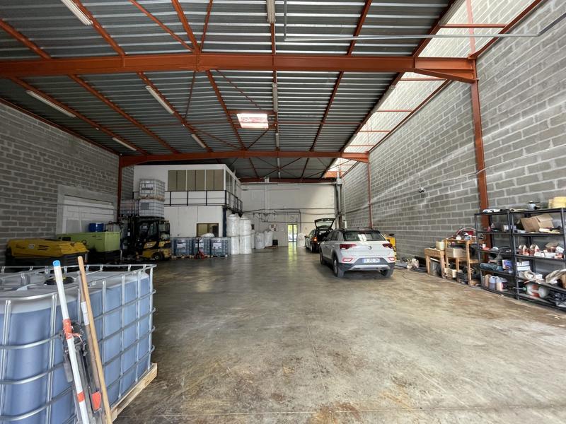 Local d'activités - 338 m²