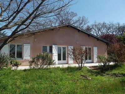 Maison traditionnelle - 102 m² - 5 pièces