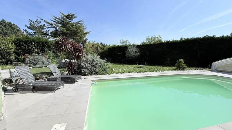 Villa - 200 m² - 6 pièces