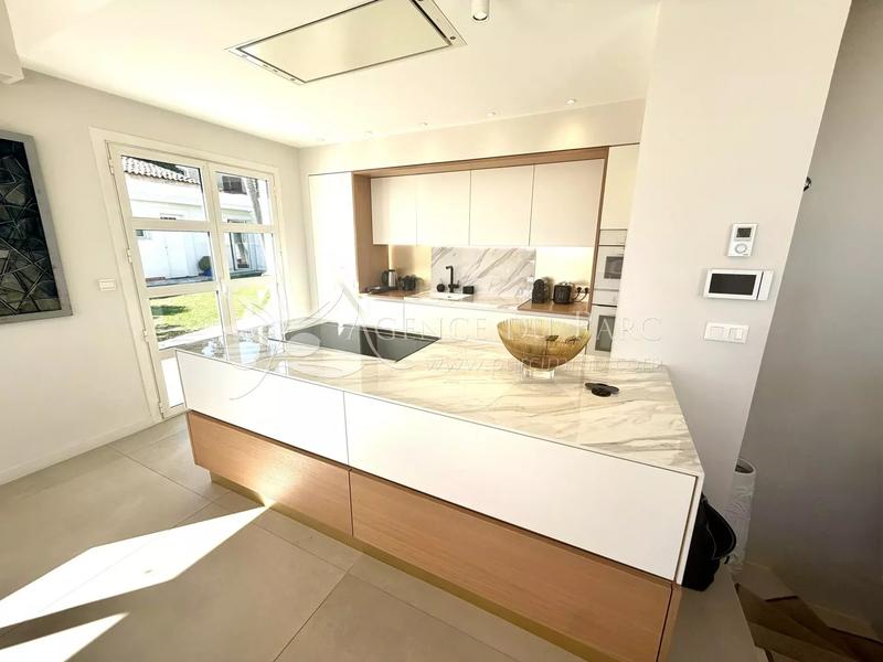 Maison - 174 m² - 6 pièces