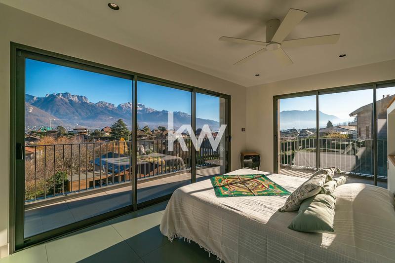 Demeure - 295 m² - 6 pièces