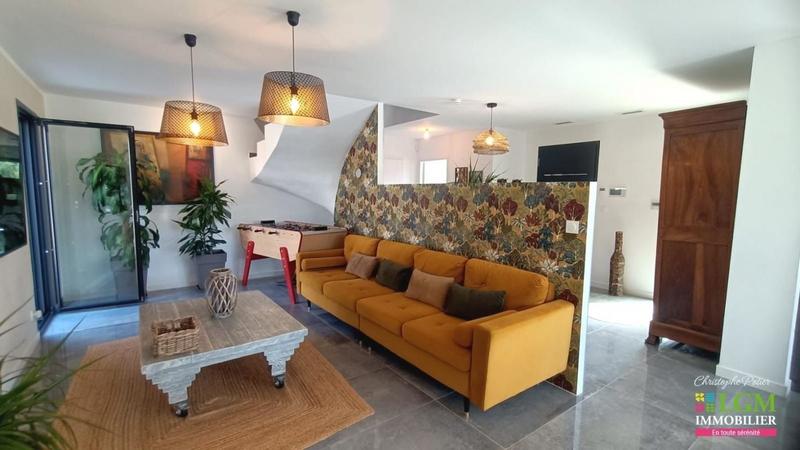 Maison - 195 m² - 8 pièces