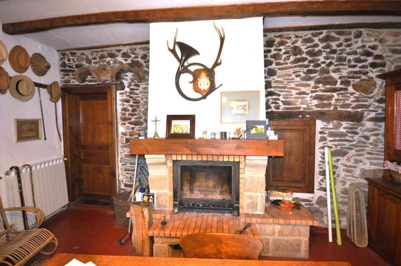 Corps de ferme - 700 m² - 8 pièces