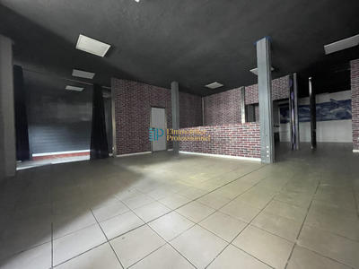 Local commercial - 180 m²