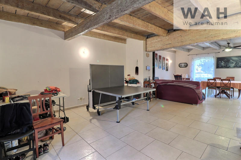 Mas - 200 m² - 5 pièces