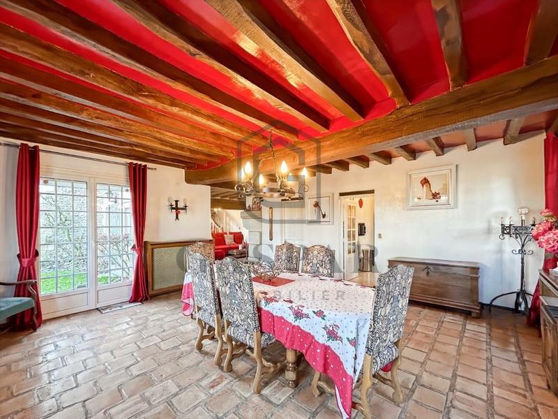 Maison - 225 m² - 8 pièces