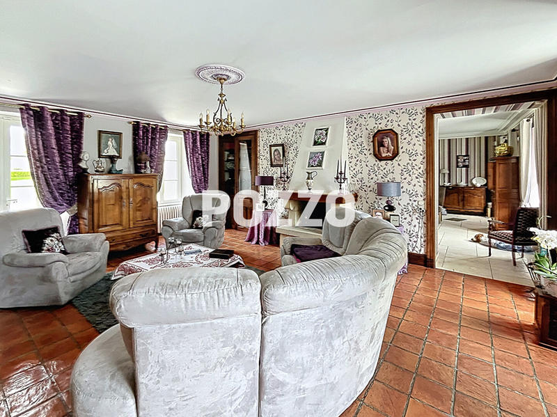 Maison - 300 m² - 15 pièces