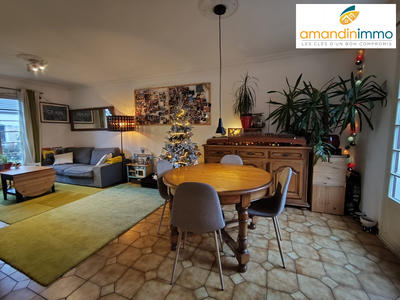 Maison - 97 m² - 7 pièces