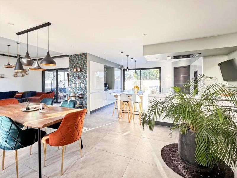 Maison - 188 m² - 7 pièces