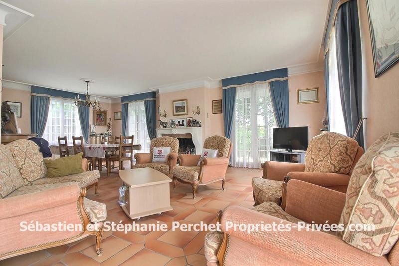 Maison - 229 m² - 8 pièces