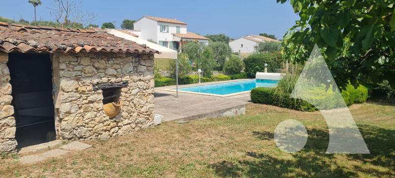 Maison - 180 m² - 8 pièces