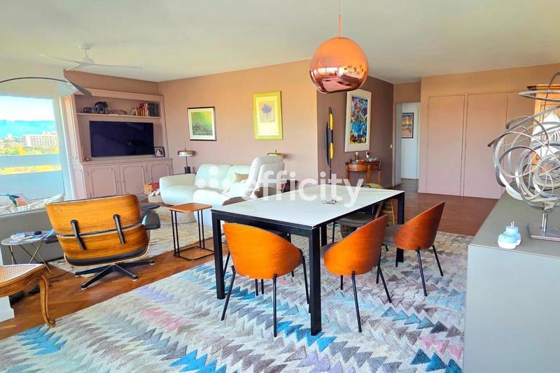 Appartement bourgeois - 121 m² - 4 pièces