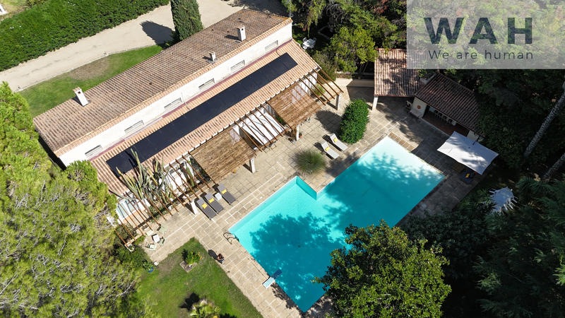 Villa - 283 m² - 8 pièces