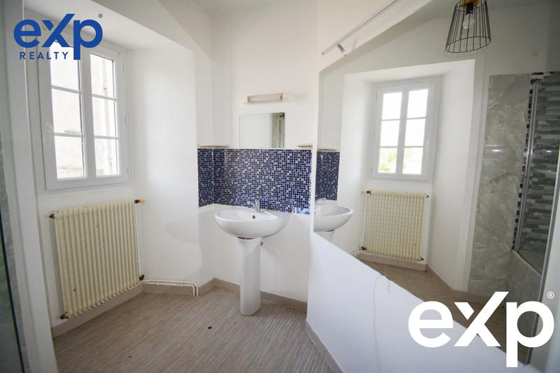 Maison traditionnelle - 215 m² - 6 pièces