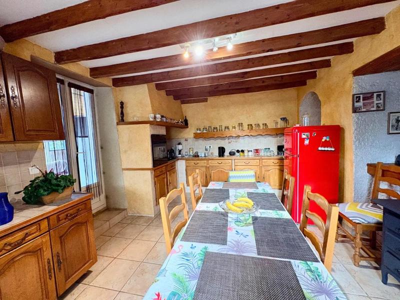 Maison - 260 m² - 8 pièces