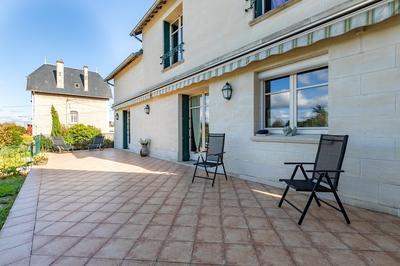 Maison - 270 m² - 8 pièces