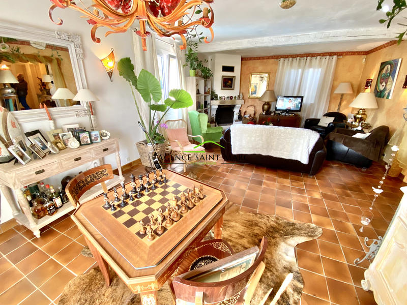 Villa - 204 m² - 6 pièces