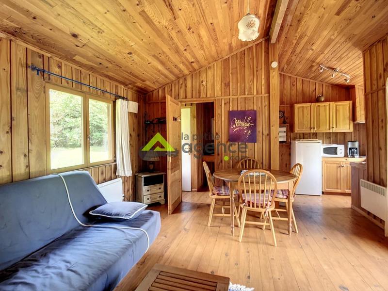 Propriété - 180 m² - 15 pièces