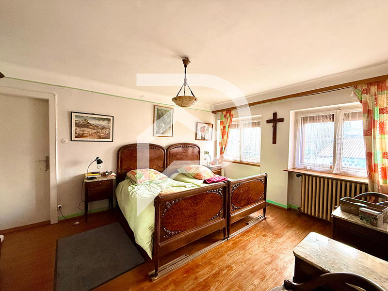 Maison - 182 m² - 7 pièces