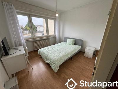Chambre - 9 m² - 1 pièce