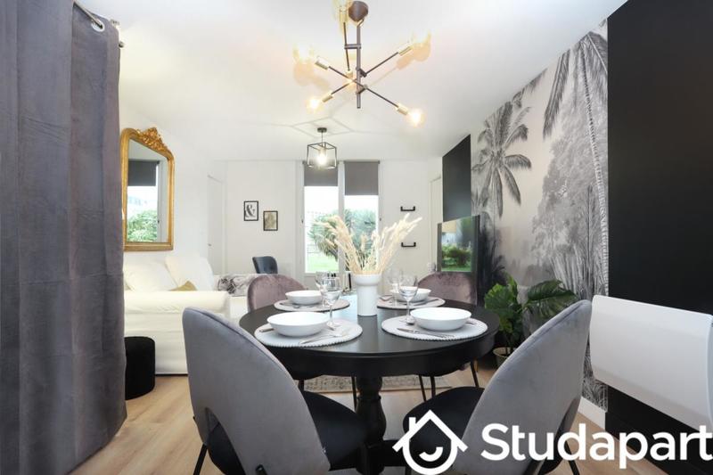 Chambre - 11 m² - 1 pièce