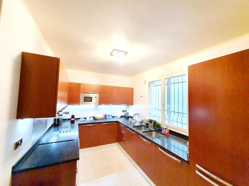 Appartement bourgeois - 228 m² - 6 pièces