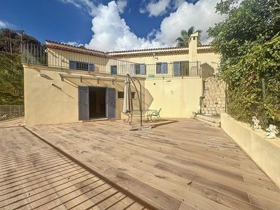 Maison - 253 m² - 5 pièces