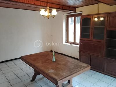 Maison - 95 m² - 5 pièces