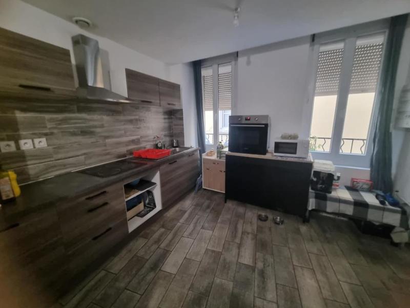 Immeuble - 7 m² - 12 pièces