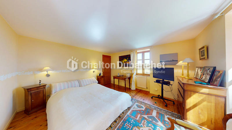 Maison - 380 m² - 7 pièces