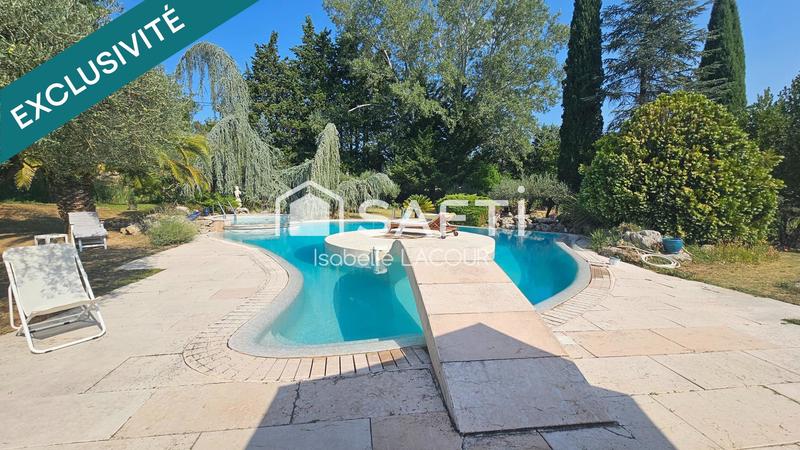 Villa - 260 m² - 6 pièces