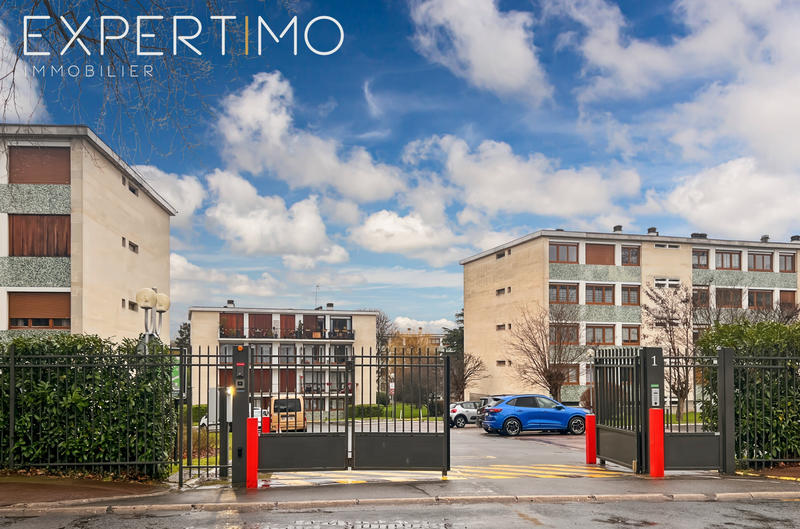 Appartement - 90 m² - 4 pièces